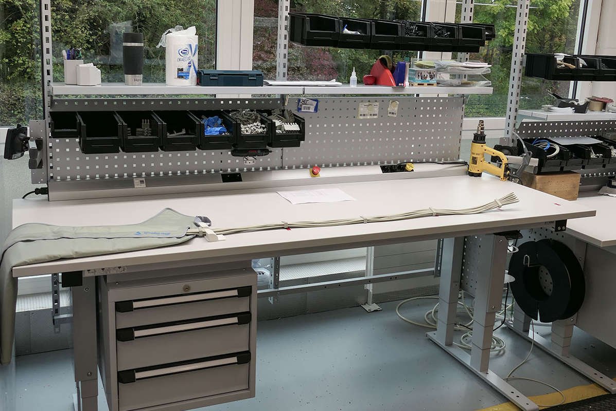OTTOKIND height-adjustable workbench with drawer storage and mobile base